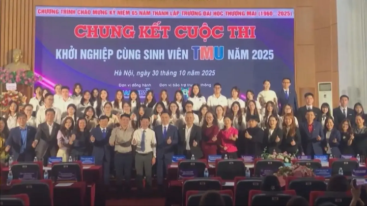 Sinh viên thương mại bắt nhịp làn sóng khởi nghiệp xanh